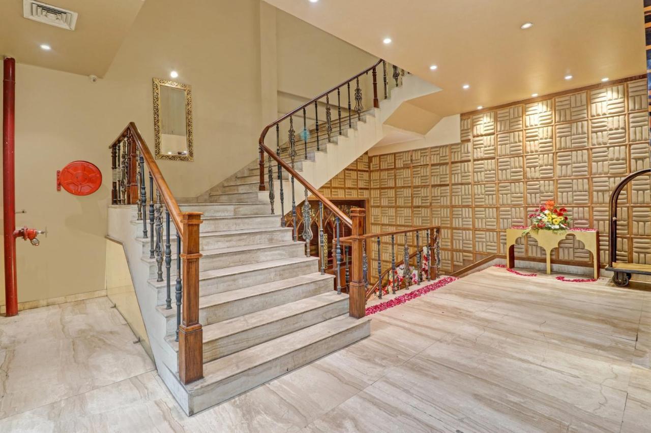 Oyo Townhouse 934 L'Elegant Hotel & Banquetby Ace Manor ガーズィヤーバード エクステリア 写真