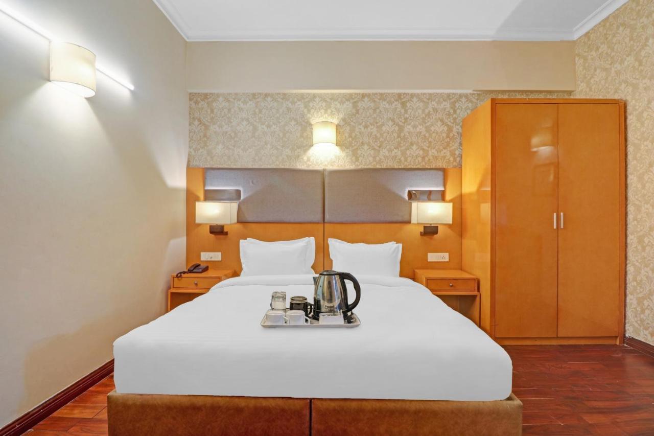 Oyo Townhouse 934 L'Elegant Hotel & Banquetby Ace Manor ガーズィヤーバード エクステリア 写真